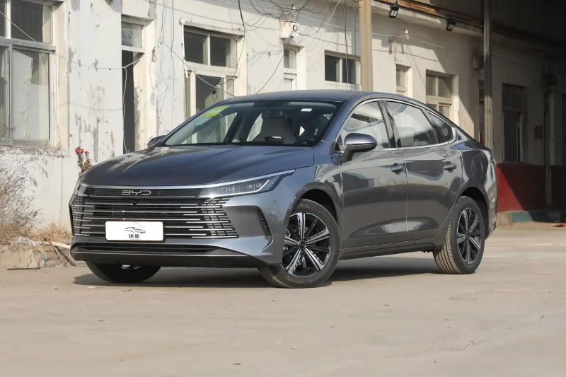 比亚迪 BYD 驱逐舰05