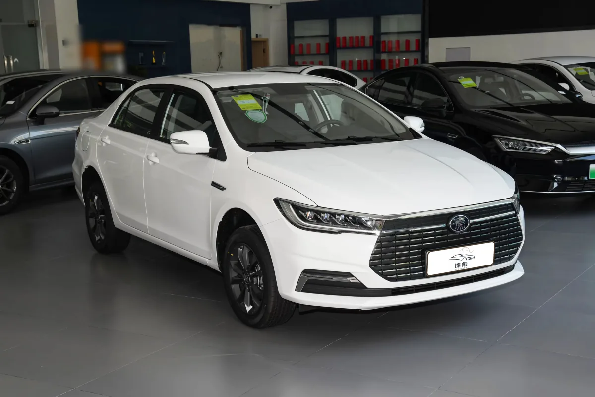 比亚迪 BYD 秦EV 3