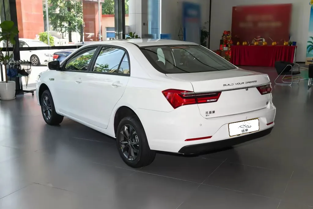 比亚迪 BYD 秦EV 7