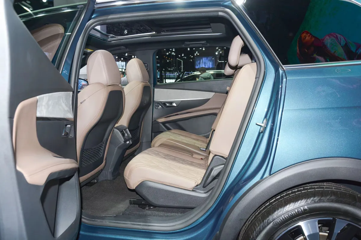 东风 Dongfeng 东风标致5008 12