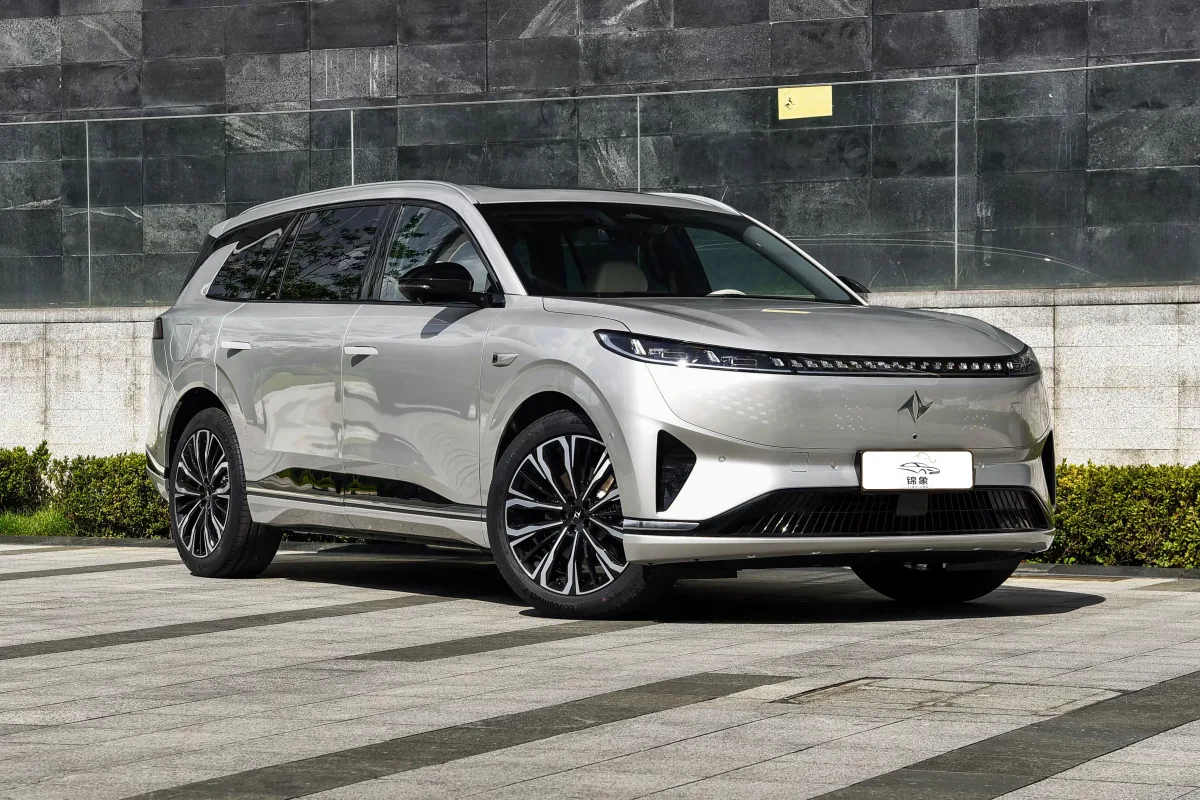 东风 Dongfeng eπ008 3