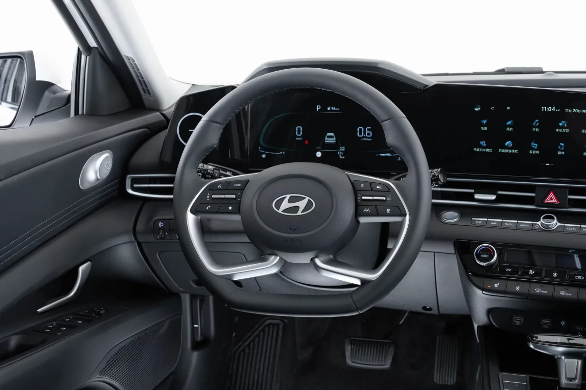 现代 Hyundai 伊兰特 8