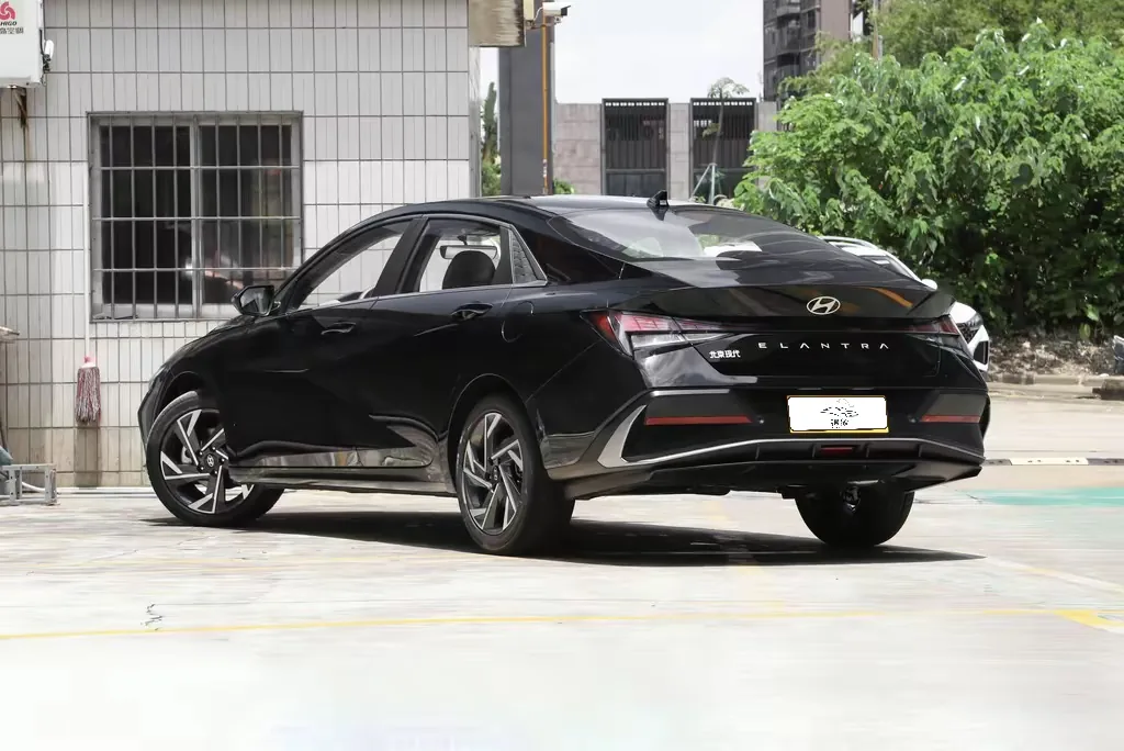现代 Hyundai 伊兰特 18